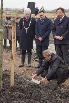 MH17 Monument Ebben planting trees-5