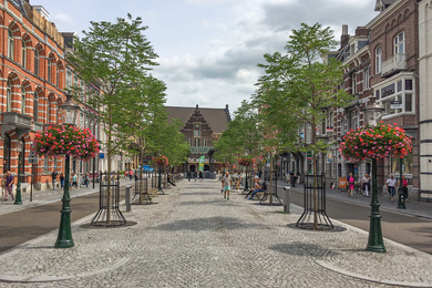 Maastricht-Stationsplein-190806-2