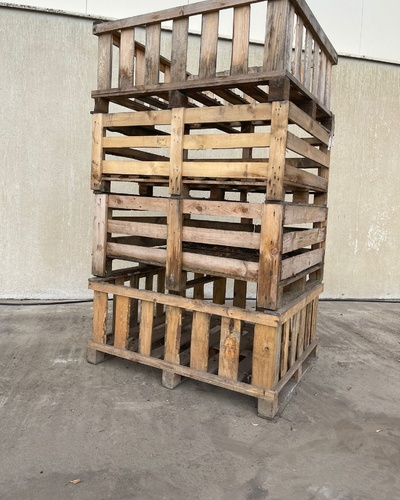 Half pallet box € 25,00